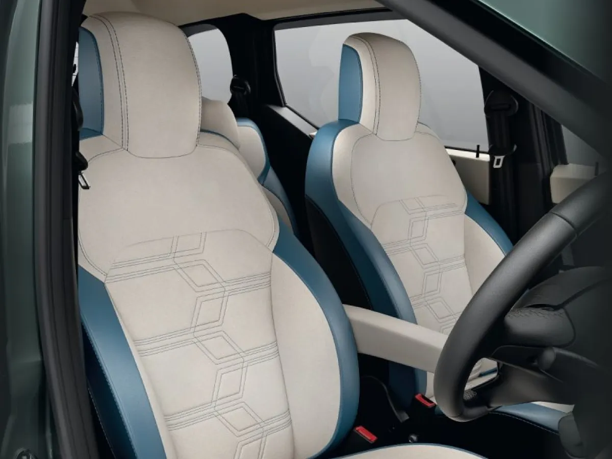 Nissan Gravite plush upholstery